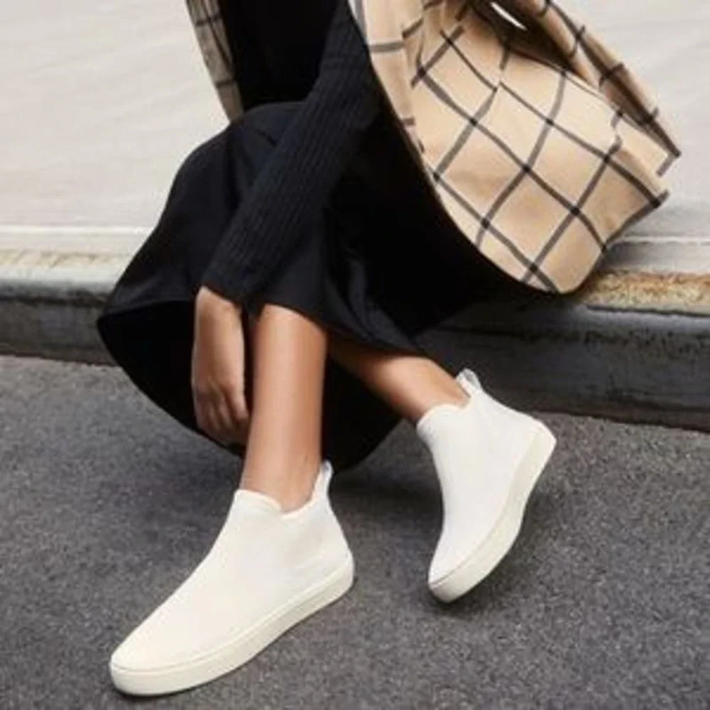 Rothy’s Women's The Chelsea Boot in White Flat Sneaker Shoes Size 8 NWOB